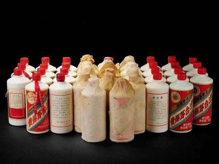 呼图壁日照岚山回收酒价格哪里回收(附近上门回收茅台酒）?